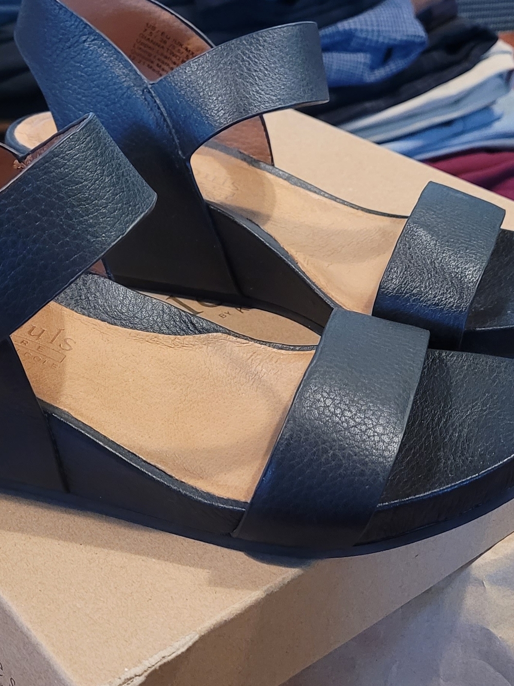 Women’s Gentle Souls Black Wedge Sandals Gianna Two Strap Classic Strappy